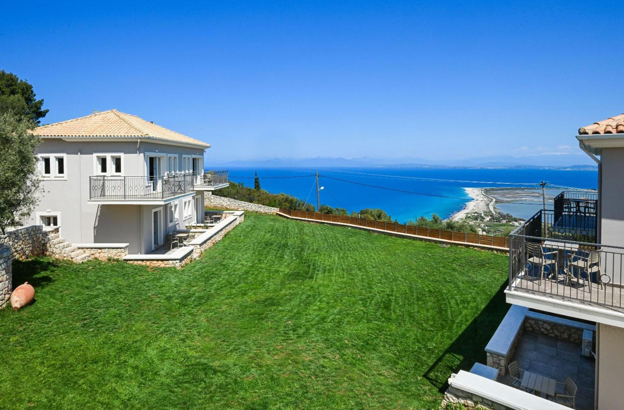 Lainas Sea View Villa *